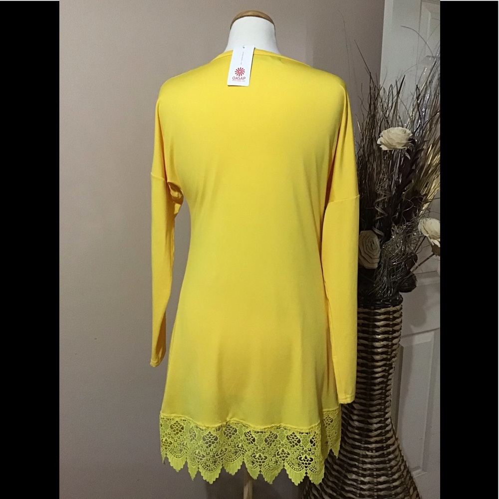 SOLD Cute dress - Picture 2 of 4